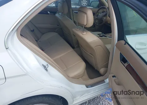 2008 Mercedes-Benz C 300 Luxury 4Matic из США, поврежденный, VIN WDDGF81X48F137044